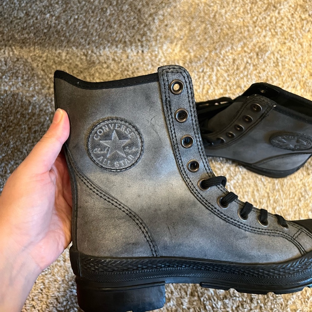 Converse women leather boot